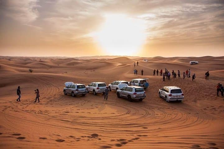 Sundowner Dune Safari With Dinner