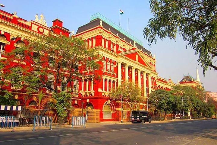 The Second City of Empire: A Kolkata Heritage Walking Tour with Private Transfer