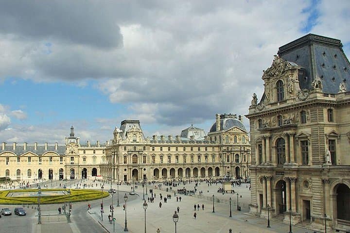 Louvre Museum Guided Family Treasure Hunt