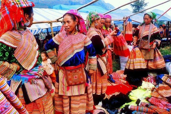 Amazing Bac Ha Market Sunday tour