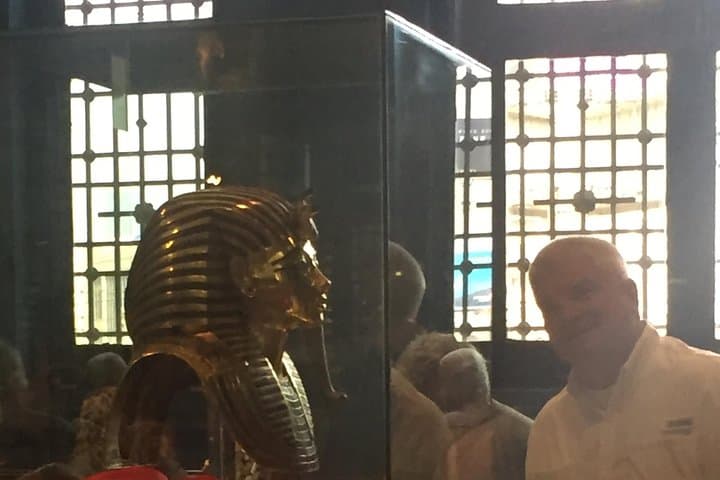 Private tour Giza Pyramids, Grand Egyptian Museum & Local Lunch