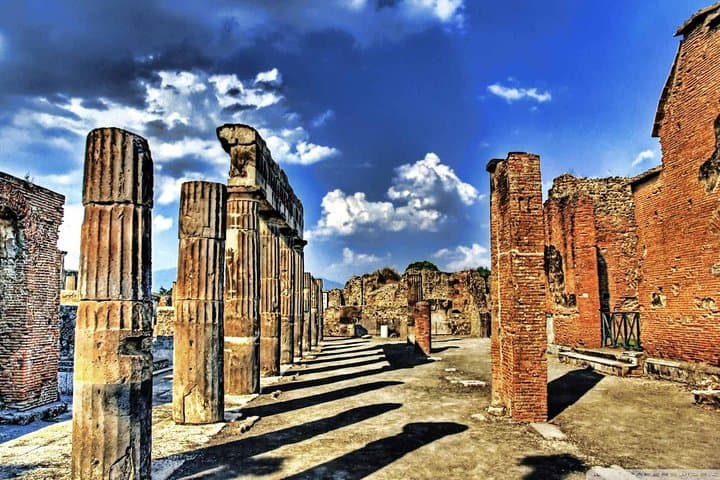 Pompeii: 2H Family friendly Tour with an Archeologist Guide