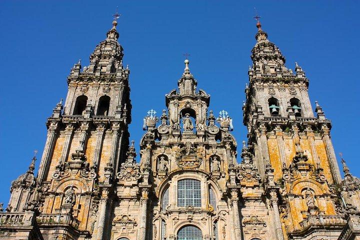 Porto: Santiago de Compostela and Valença do Minho Day Trip