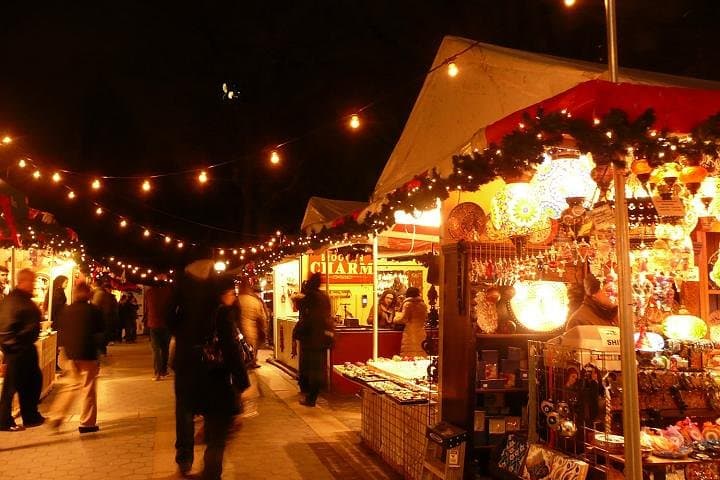 New York City Christmas Holiday Lights and Markets Walking Tour