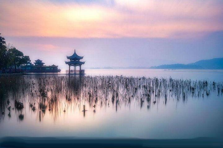 Hangzhou Highlights Private Day Tour with West Lake Boat Ride from Shanghai