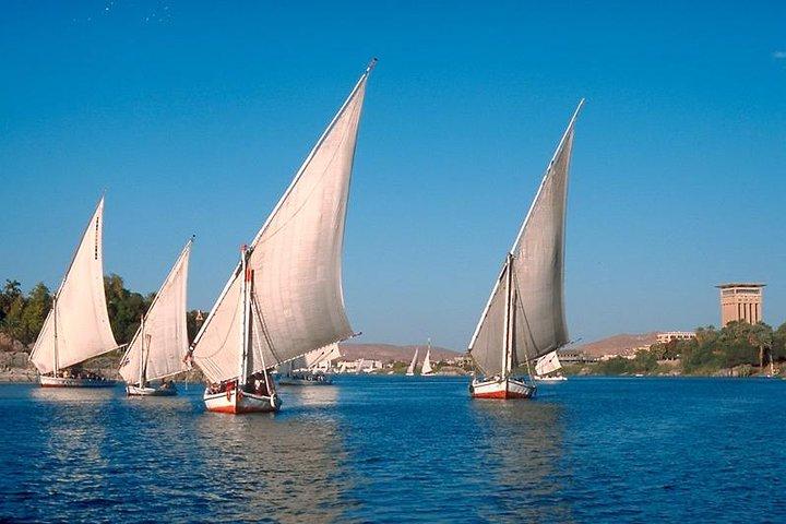 Cairo Layover Tour to Giza Pyramids & Felucca Ride on Nile from Cairo Airport