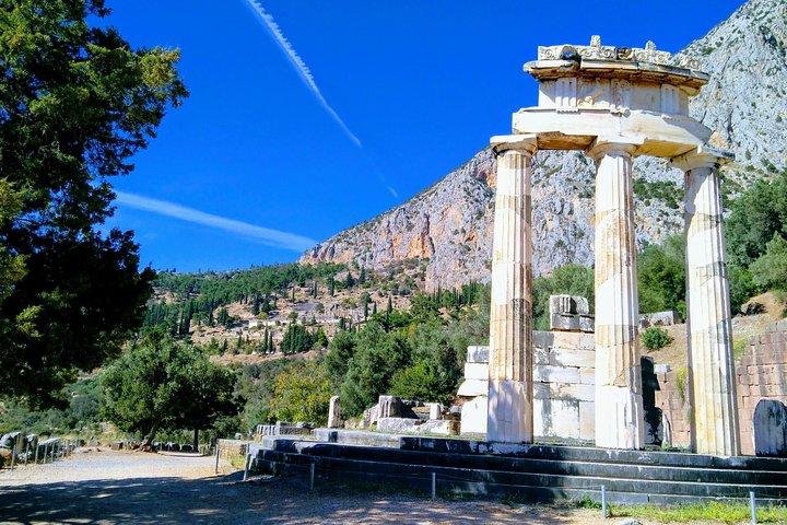 2-Day Private Tour to Delphi & Meteora with Great Lunch included