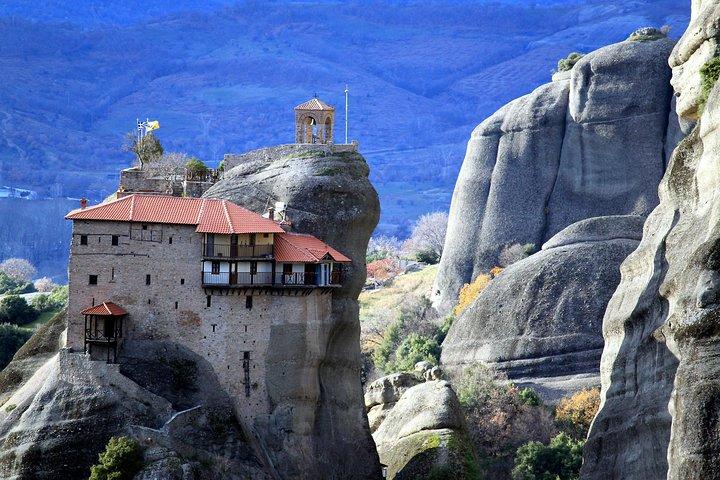 2-Day Private Tour to Delphi & Meteora with Great Lunch included