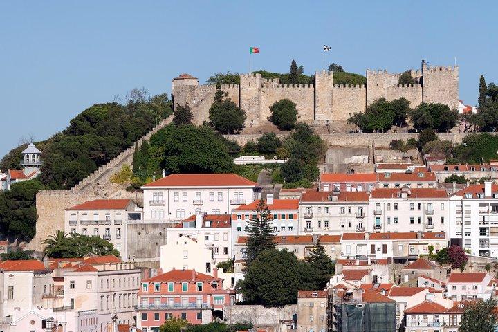 Lisbon Full Day Discovery Tour in Private Vehicle