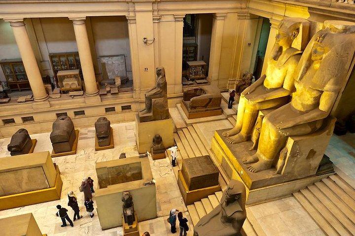 Private Tour Cairo - Pyramids and The Egyptian Museum with Lunch