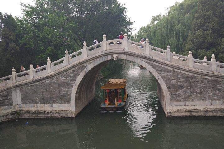 Private Half Day Tour to Beijing Panda House and Summer Palace
