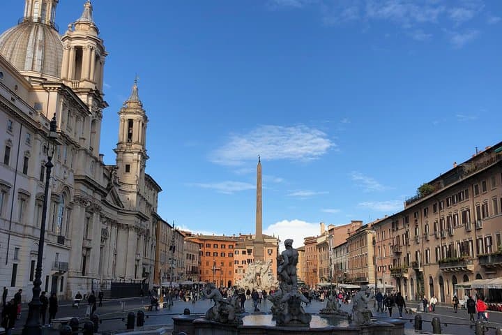 Amazing Sunrise private tour of Rome (2hrs)