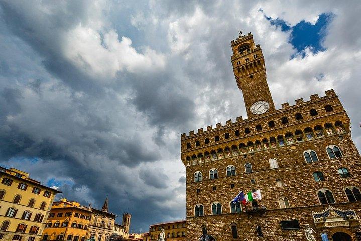 FLORENCE: Uffizi Gallery + Palazzo Vecchio monolingual Guided Tour - Small Group