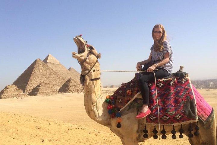 Day Tour To Giza pyramids, sphinx & Sakkara & Memphis & Carpet school.