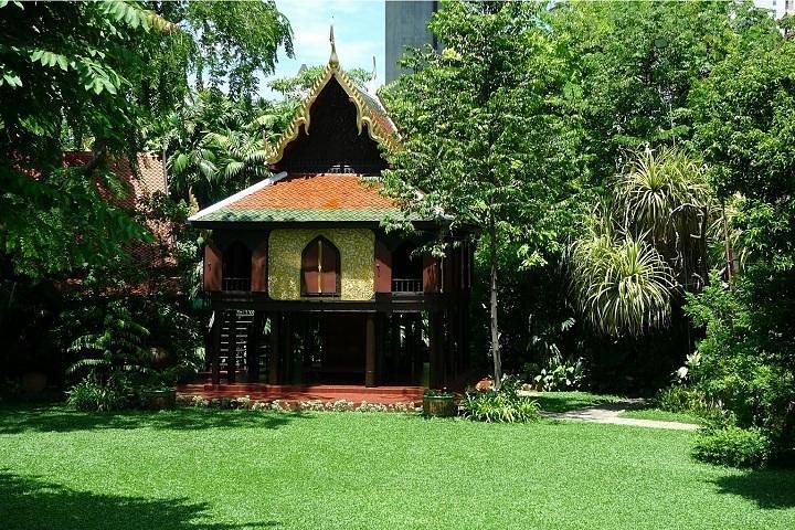 Private Heritage Tour of Jim Thompson House and Bangkok Temples