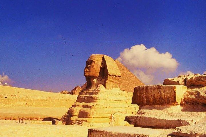 Half-Day Cairo Sightseeing Tour to Pyramids of Giza & Sphinx