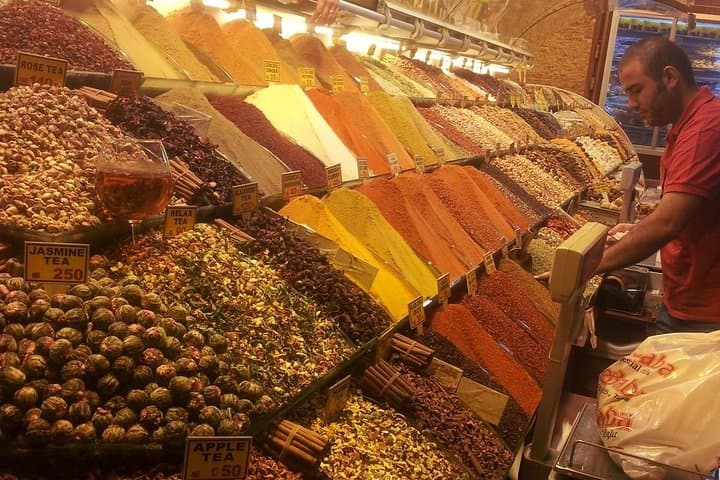 Istanbul Shore Excursion: Small-Group Bosphorus Cruise and Istanbul Egyptian Bazaar