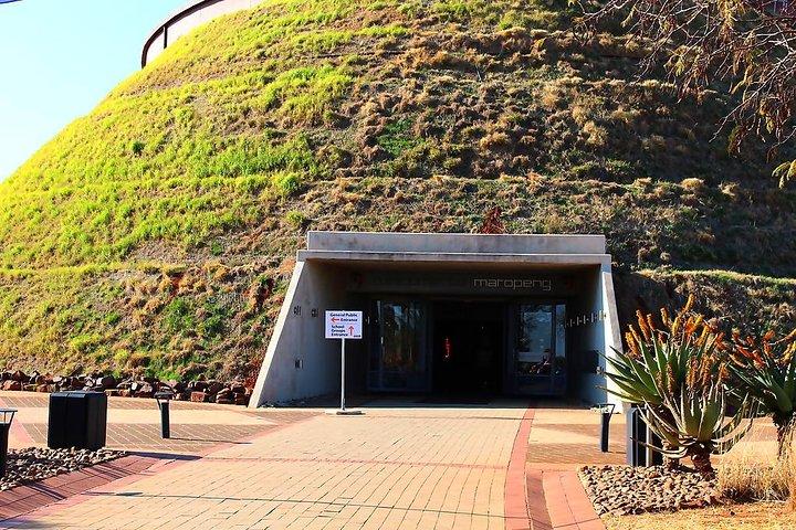 Cradle of Humankind Tour:Sterkfontein Caves & Maropeng Experience