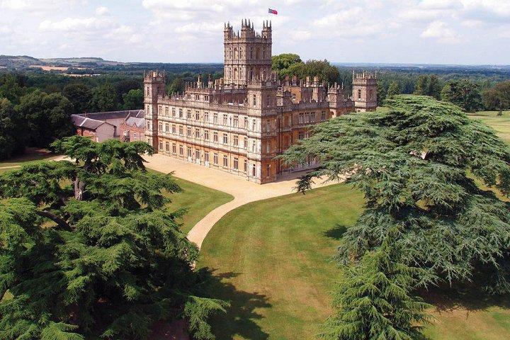 Downton Abbey and Village Small Group Tour from London