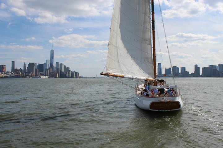 New York Fall Foliage Sail up the Hudson River