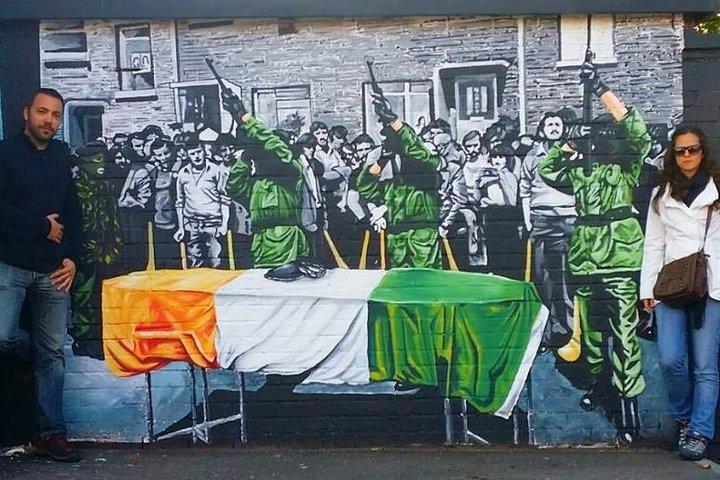Original Private Belfast Troubles and Peace Cab/Taxi Tour 2 Hours