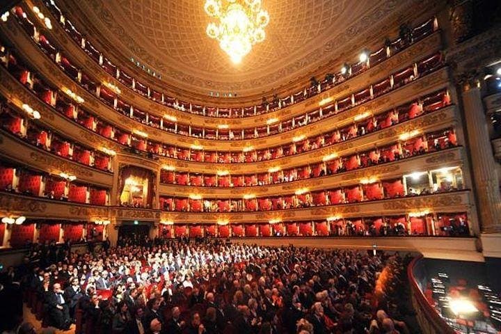 Milan: Skip-the-Line Duomo & La Scala Museum Guided Tour