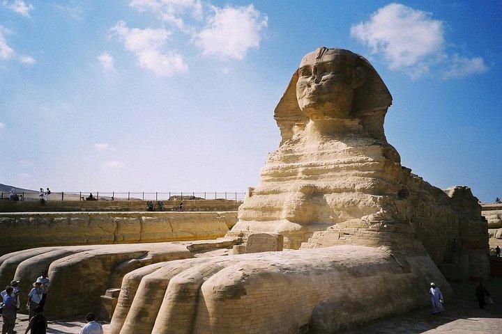 4-Hours Guided Tour to Giza Pyramids & Sphinx Included Camel ride