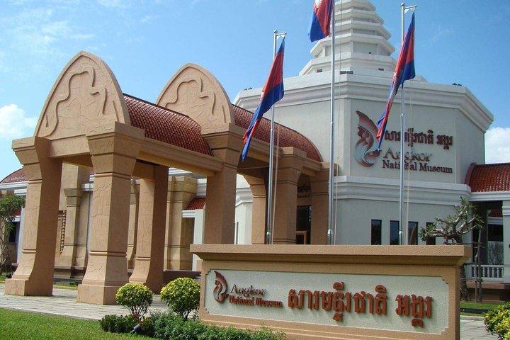 Private Tour: HERO Rats & Angkor National Museum