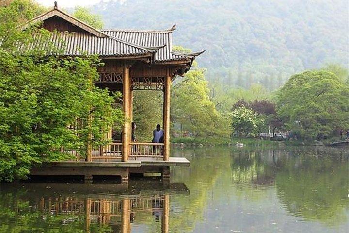 Best of Hangzhou: A Comprehensive Tour of the City's Top Sights