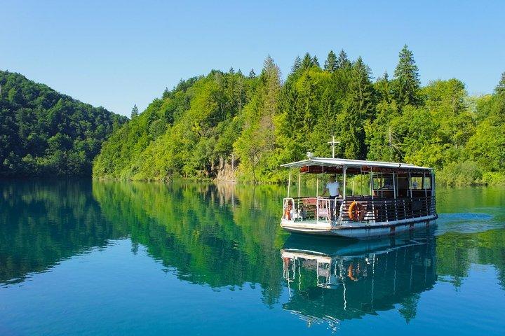 Zagreb to Split Group Transfer with Plitvice Lakes guided Tour
