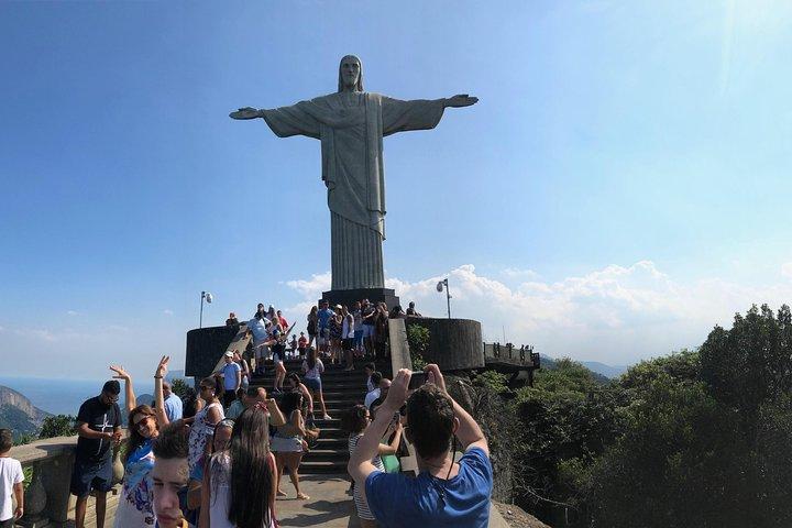 Rio in Style: A Journey Thru Corcovado, Sugarloaf, Selaron