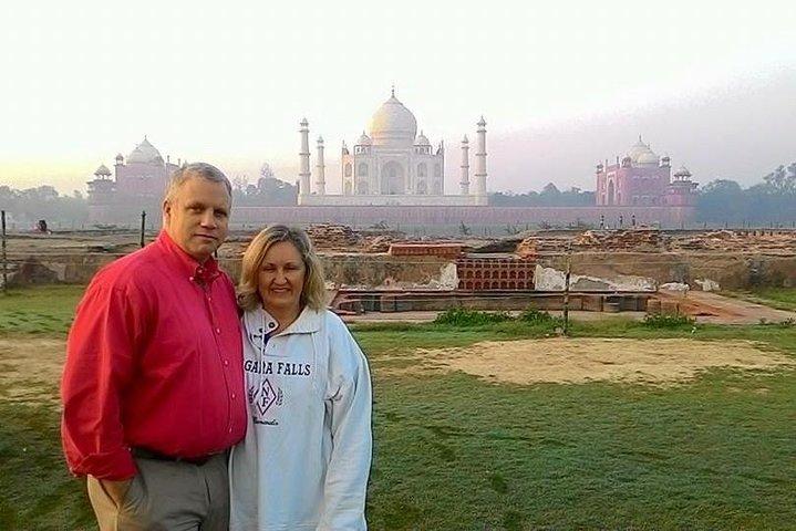 Private Agra Day Tour Including Taj Mahal nd Agra Fort from Delhi