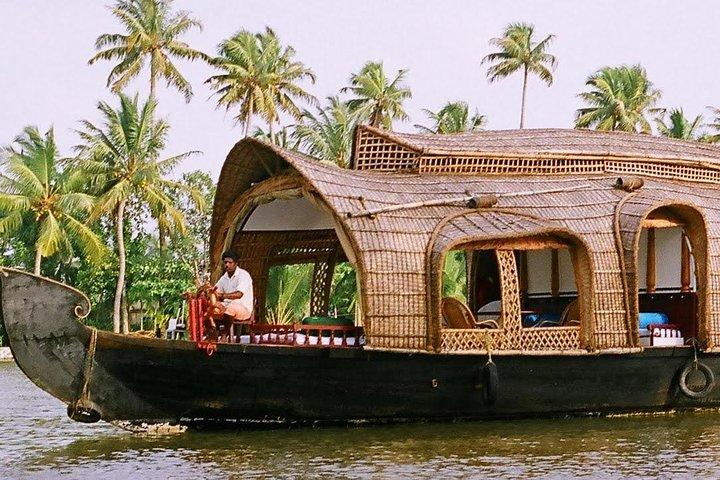 Private Kerala Backwater Houseboat Day Cruise with Lunch from Cochin