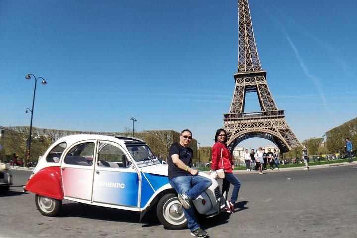 Paris - Vintage 2CV car guided tour + Cruise on the Seine