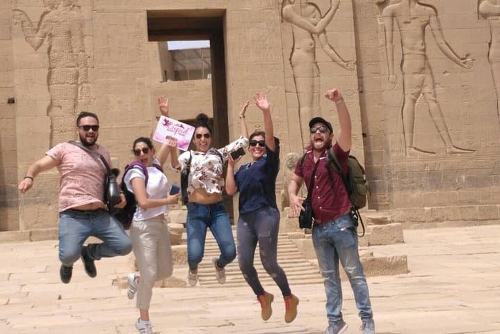 Enjoy 5 Nights Nile Dahabiya includes tours from Luxor to Aswan