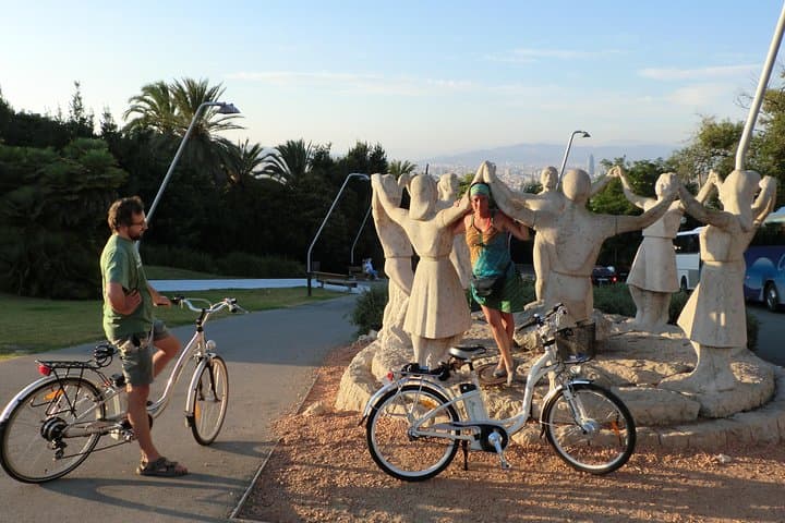 Private Electric Bike Guided Tour in Barcelona