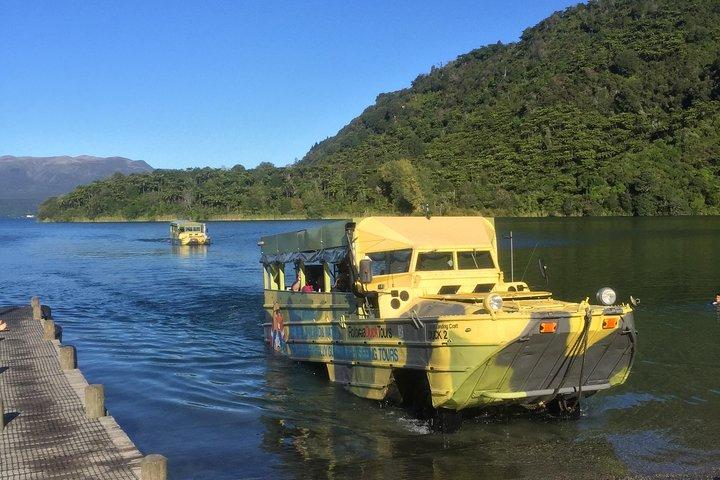 Tarawera and Rotorua Lakes Eco Tour by Boat with Guide