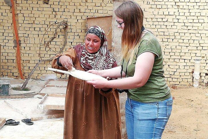 Solo Female Traveler Tour to Giza Memphis and Saqqara