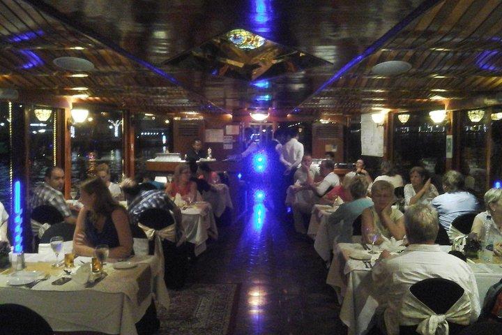 Dhow Cruise Dinner in Dubai Marina