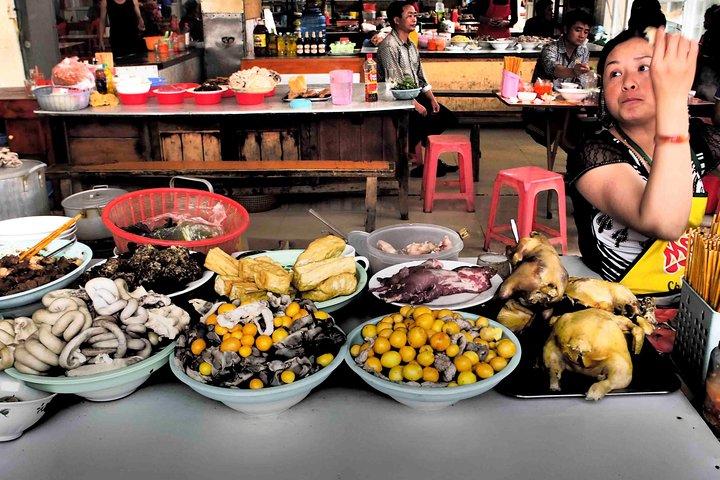 Private Tour: Hanoi walking street food tour in night