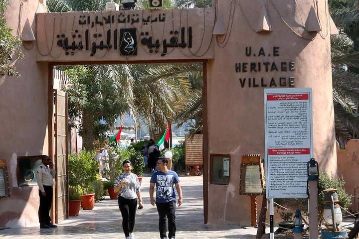 From Dubai: Abu Dhabi Day-Tour Grand Mosque, BAPS Temple & Lunch