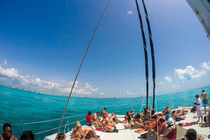 Mujeres Island Tour by Catamaran from Cancun City