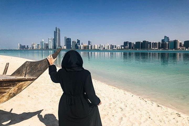 Dubai to Abu Dhabi Full-Day Shared City Tour
