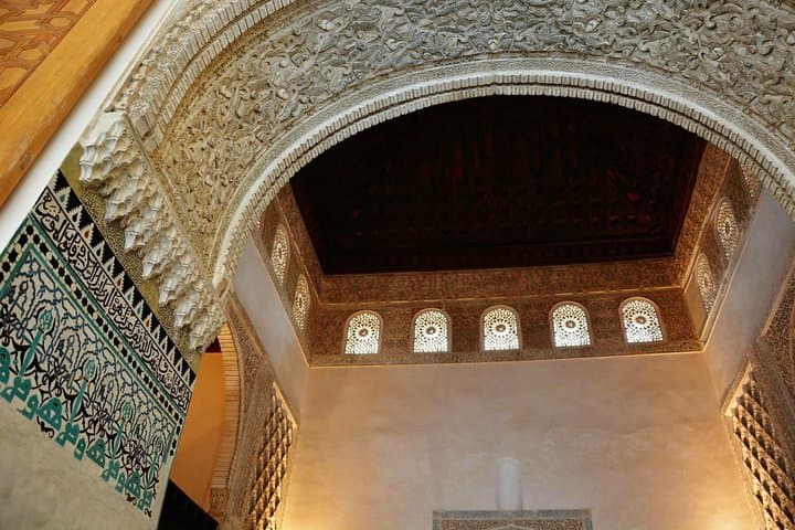 Alhambra Small Group Tour: Secrets of the Alhambra