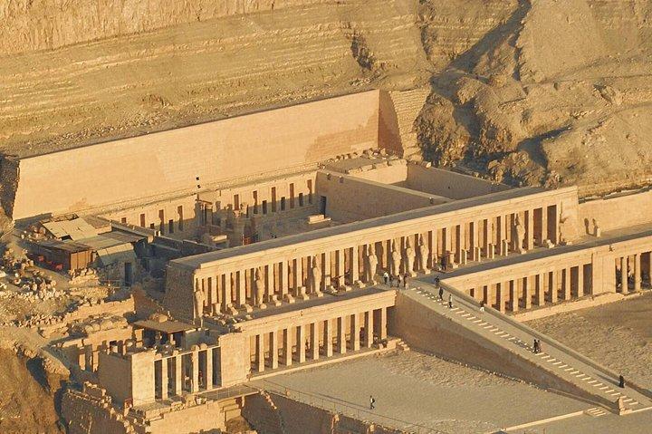 Private guided 7 Days 6 Nights Pyramids and Nile Cruise by Air from Cairo
