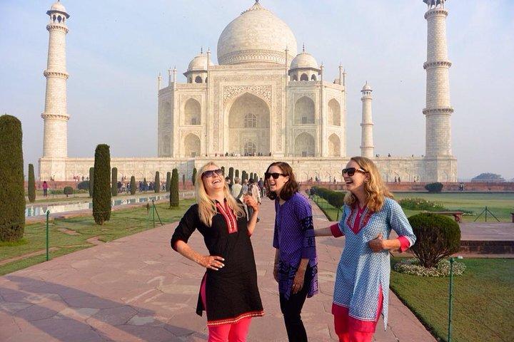 Sunrise tour to Tajmahal and Agra fort from Delhi