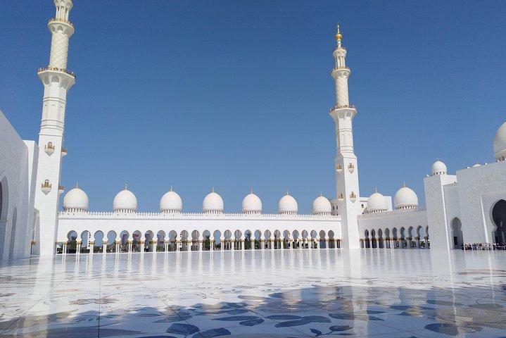 Day Tour of Abu Dhabi from Dubai