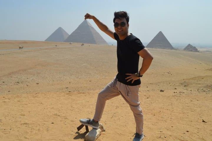 Top Attractions Tour in Giza Pyramids And Horse carriage With panoramic view