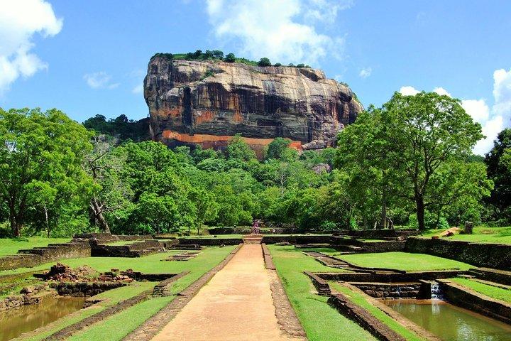 Full-Day Private Sigiriya and Dambulla from Kandy