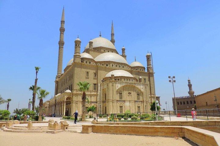 Cairo Day Tour Egyptian Museum, Citadel, and Khan al-Khalil Bazaar with Lunch